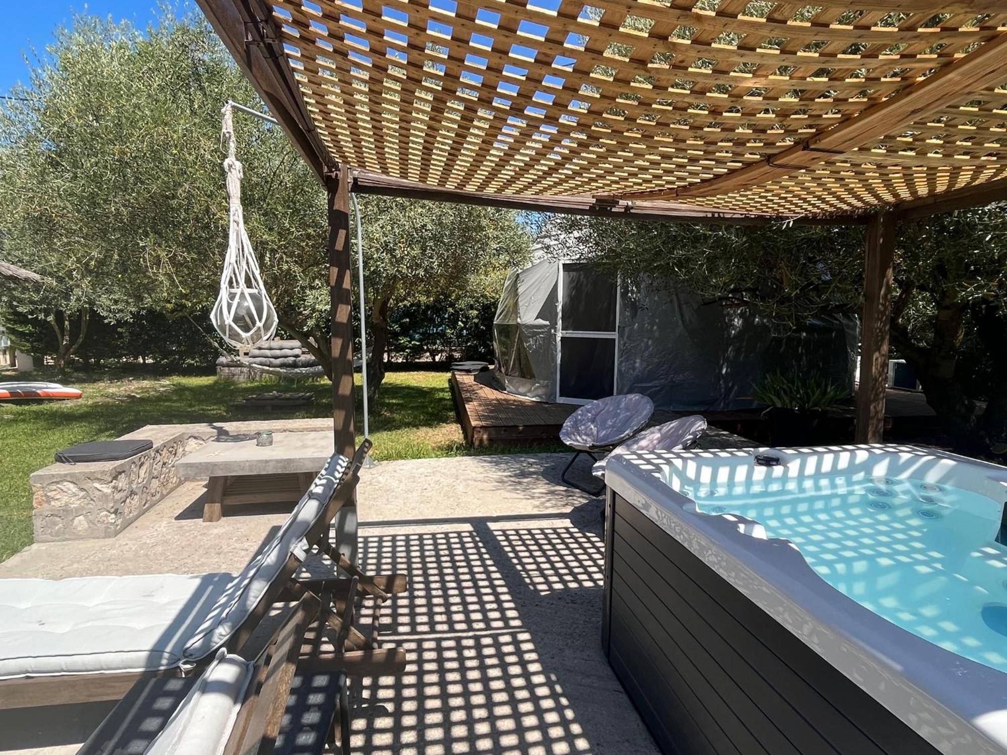 Manna Gea Glamping Domes Tente de luxe