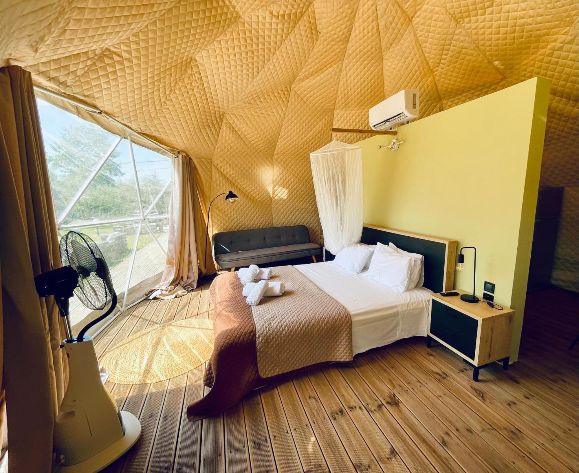 Tente de luxe Manna Gea Glamping Domes
