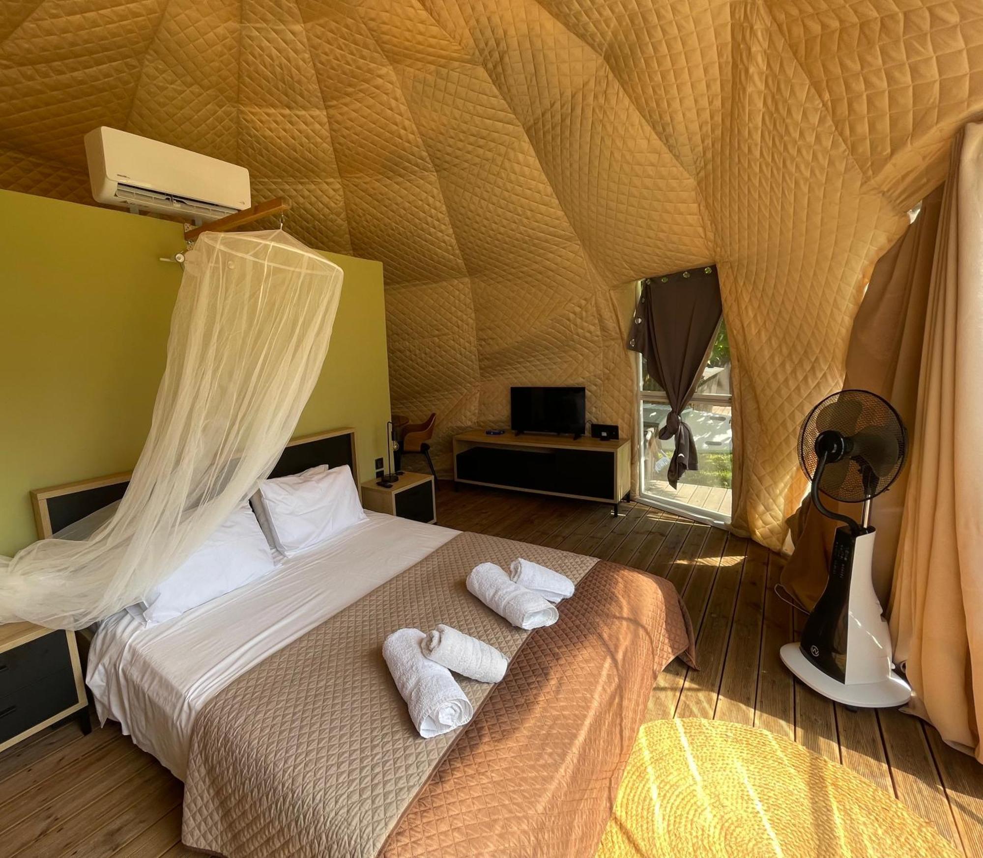 Tente de luxe Manna Gea Glamping Domes Vonitza